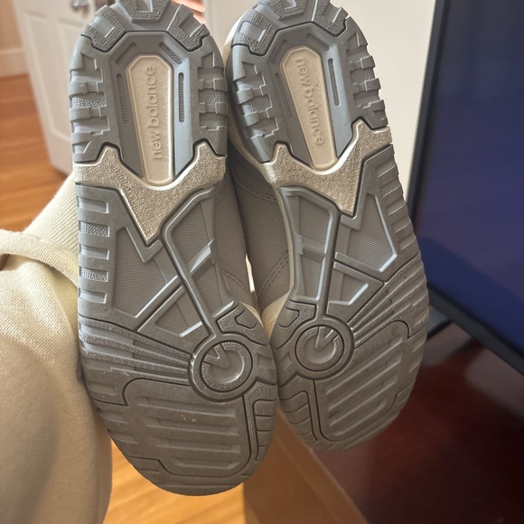 New balance - Picture 4 of 4